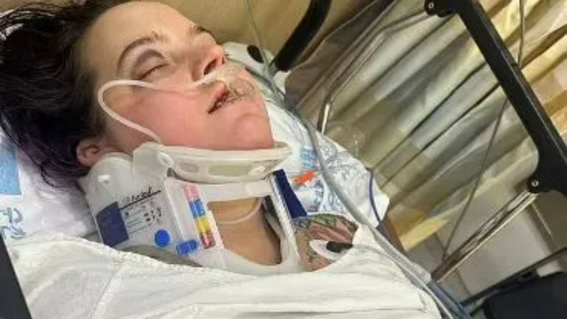 Influencer Inggris berjuang untuk hidupnya setelah secara misterius menemukan koma di apartemennya Korea

 – Beragampengetahuan