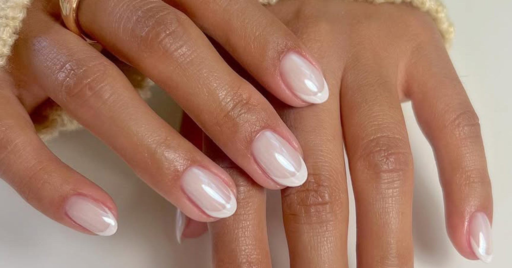 Manikur Prancis yang dingin adalah musim semi klasik.

 – Beragampengetahuan