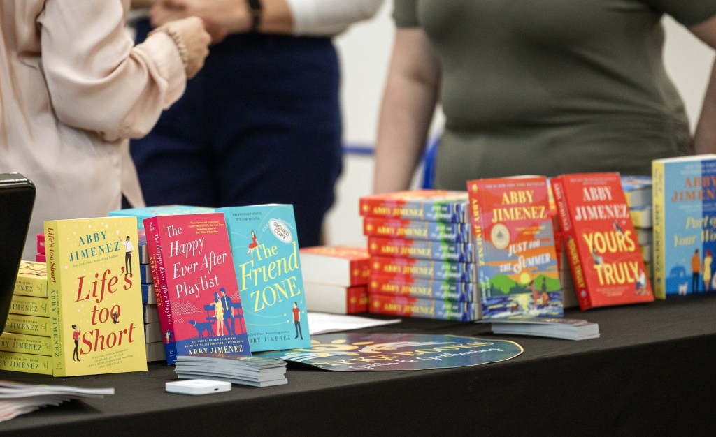 Untuk novel romantis Abby Jimenez, itu adalah salah satu kebahagiaan yang berakhir setelah itu – Balimorsan.

 – Beragampengetahuan