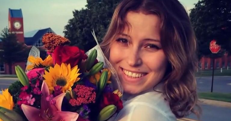 Rusia melepaskan AS, Ksenia Karelina, dua negara dalam pertukaran tahanan yang jelas.

 – Beragampengetahuan