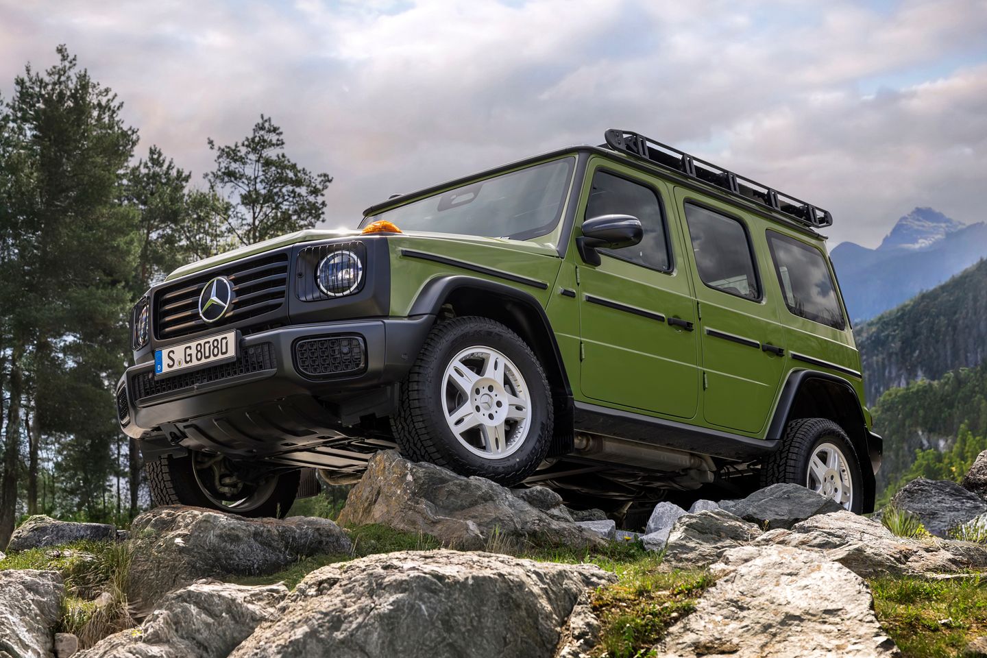 Edisi terbatas G-Class Tribute ke 280 GE

 – Beragampengetahuan