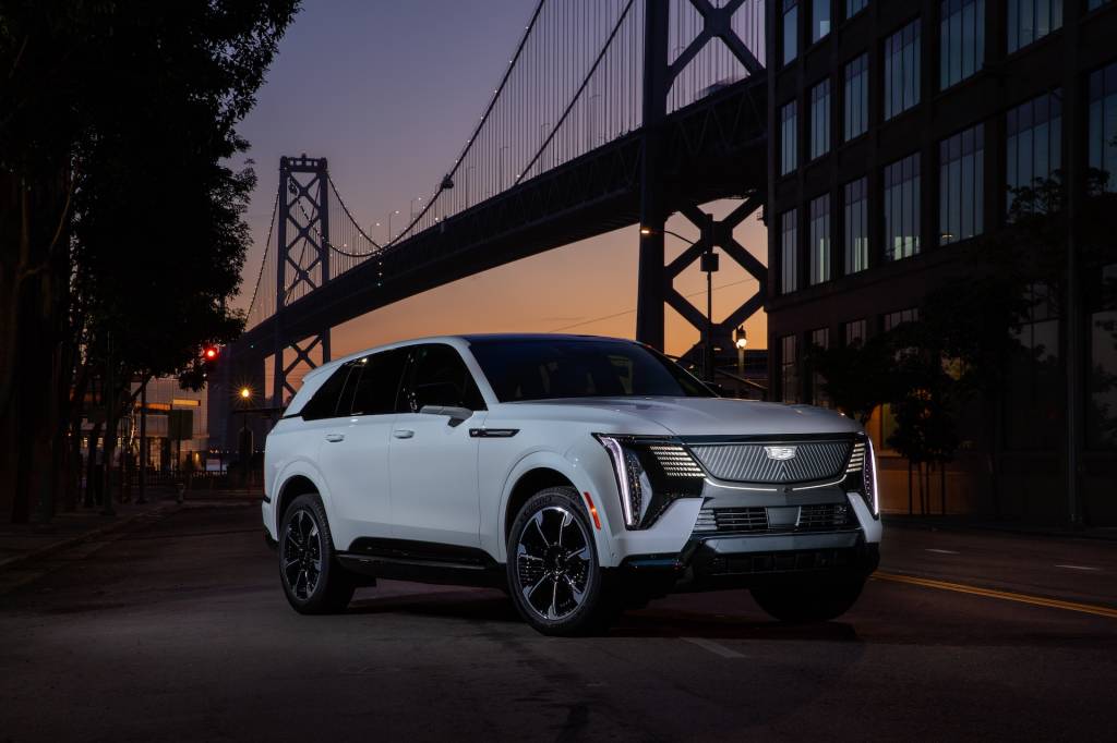 2025 Cadillac Escalade IQ test beragampengetahuan review