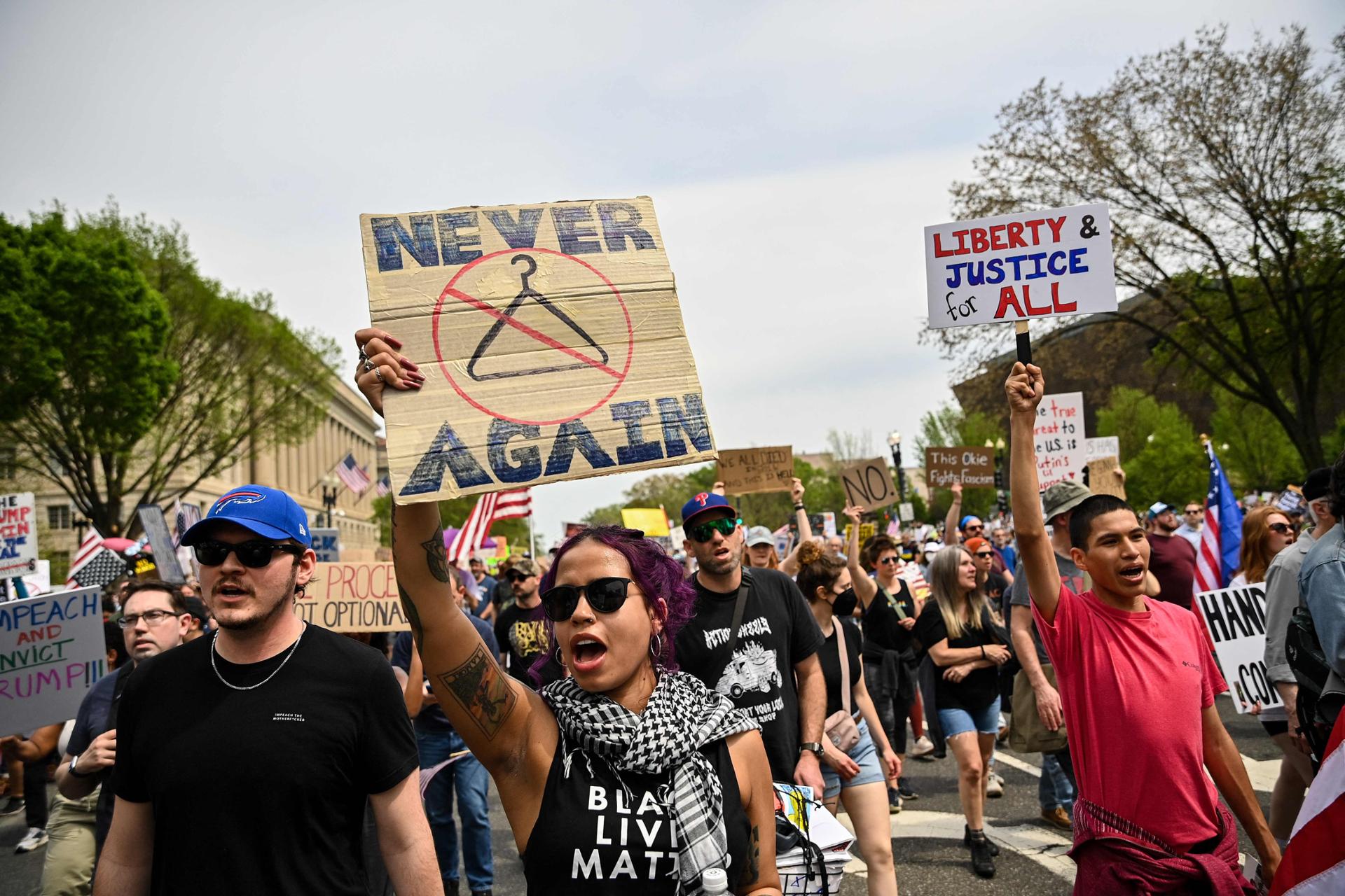 Pengunjuk rasa anti -Trump berkumpul di New York, Washington dan bagian lain negara itu

 – Beragampengetahuan
