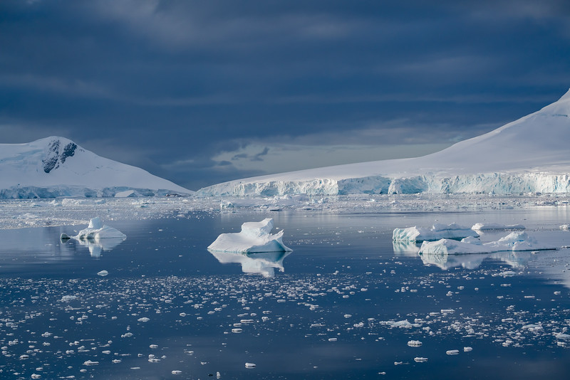 Ice and glacier landscape in the Antarctic Peninsula