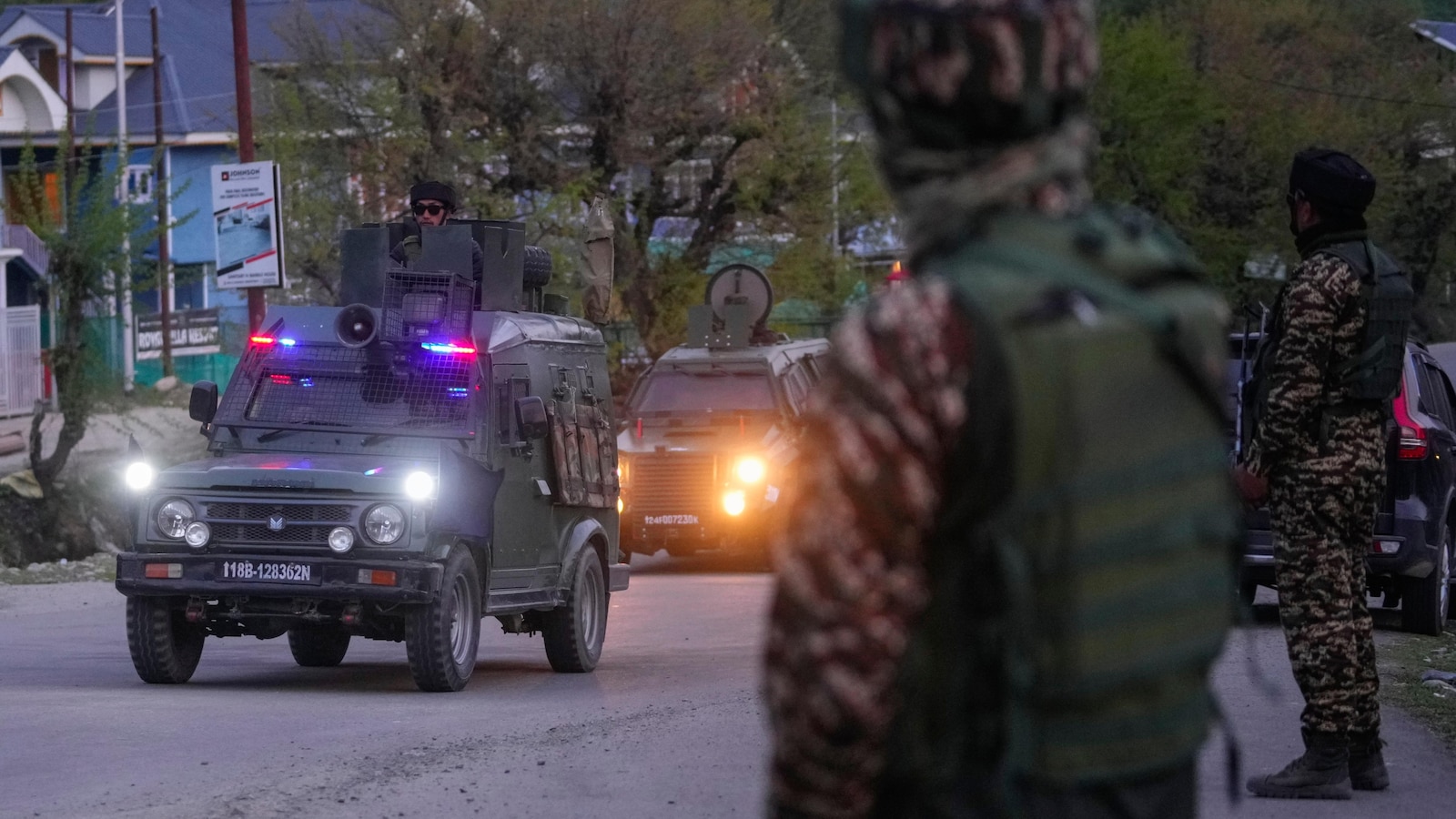 Polisi India mengatakan pria bersenjata membunuh setidaknya 20 wisatawan di Kashmir

 – Beragampengetahuan