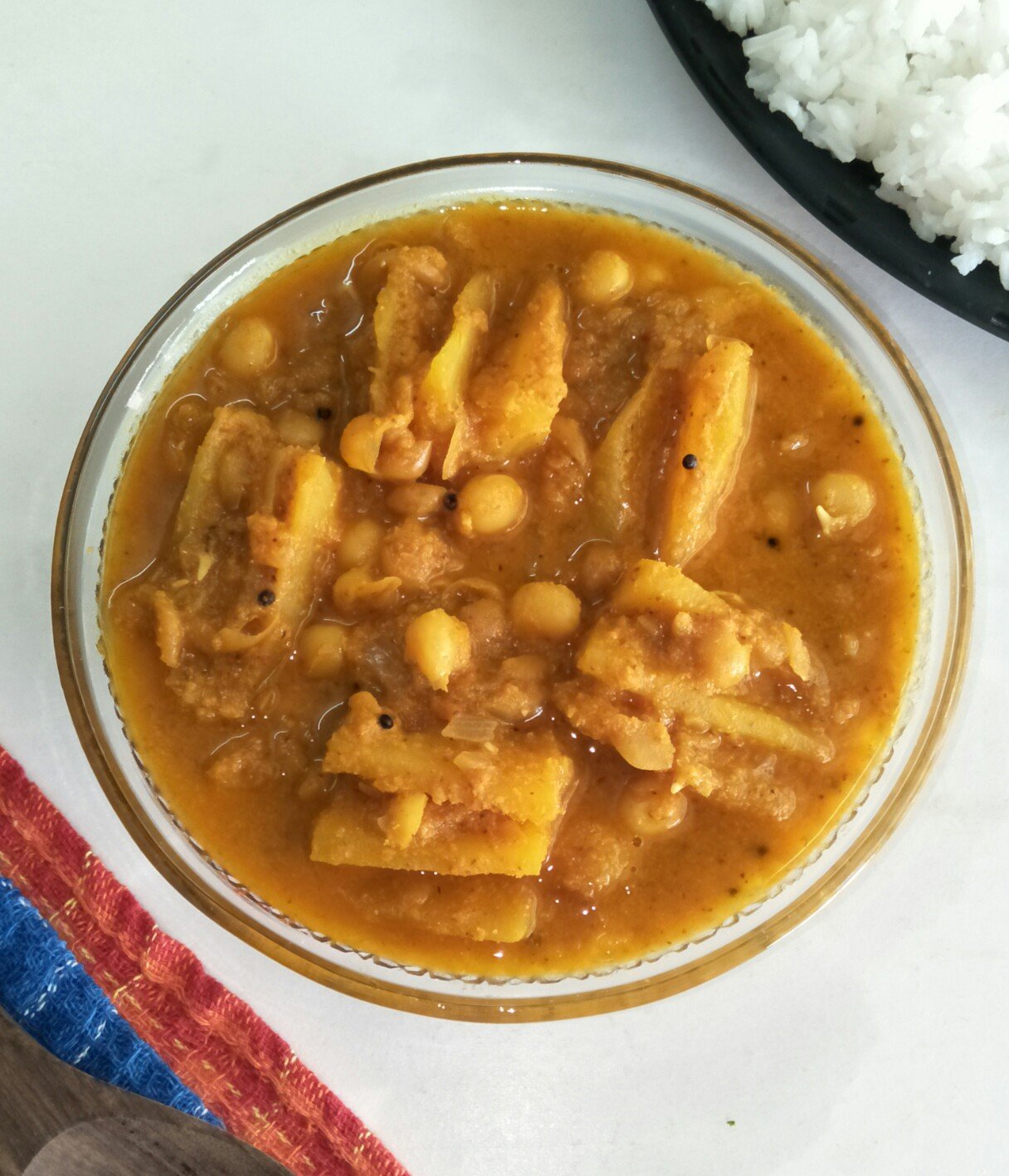 Vatae Ananasaa Shaak Pineapple & White Pisa Sabzi oleh beragampengetahuan

 – Beragampengetahuan