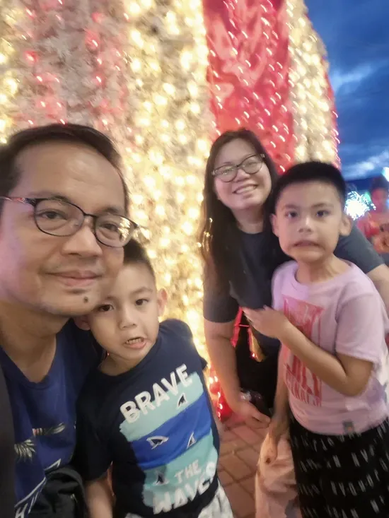 Kesenangan keluarga di kota plasa gapan