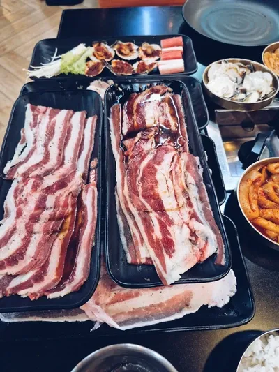 Festival Barbekyu Korea di Samgyeopmasarap Festival Barbekyu Korea di Samgyeopmasarap