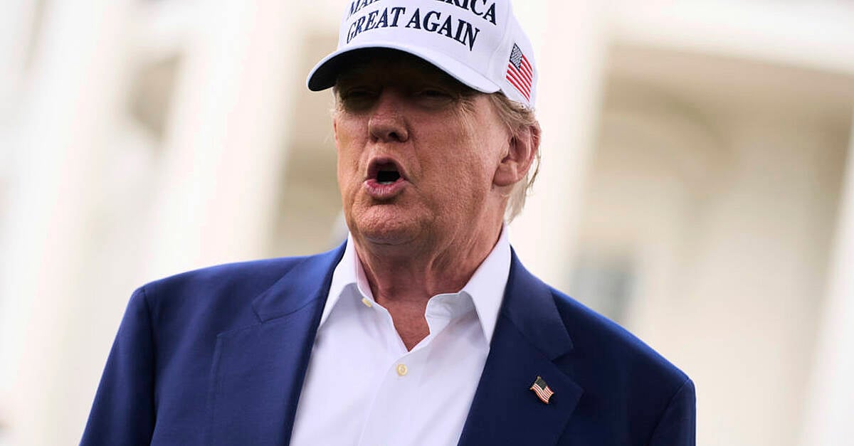 Trump tidak akan mengatakan apakah dia akan maju dengan pemogokan kami melawan Iran

 – Beragampengetahuan