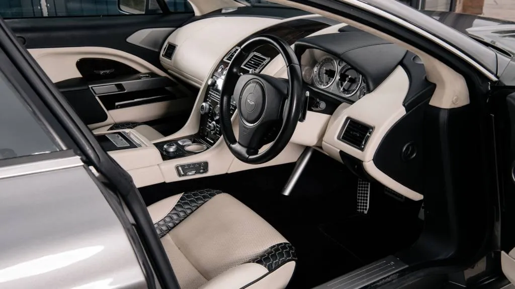 2013 Aston Martin Bertone Jet 2+2 Konsep (gambar oleh Dore & Rees)