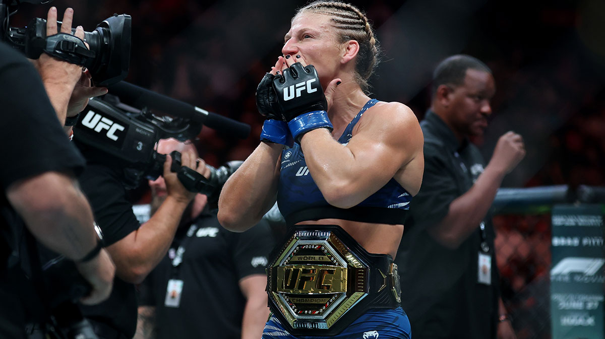 Kayla Harrison menambahkan warisan dengan kemenangan kelas bantam.

 – Beragampengetahuan