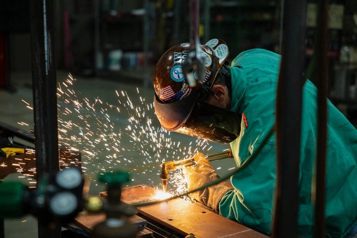 Output manufaktur di Amerika Serikat, perekrutan naik ke tertinggi beberapa bulan

 – Beragampengetahuan