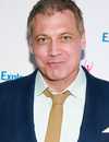 Headshot Holt McCallany