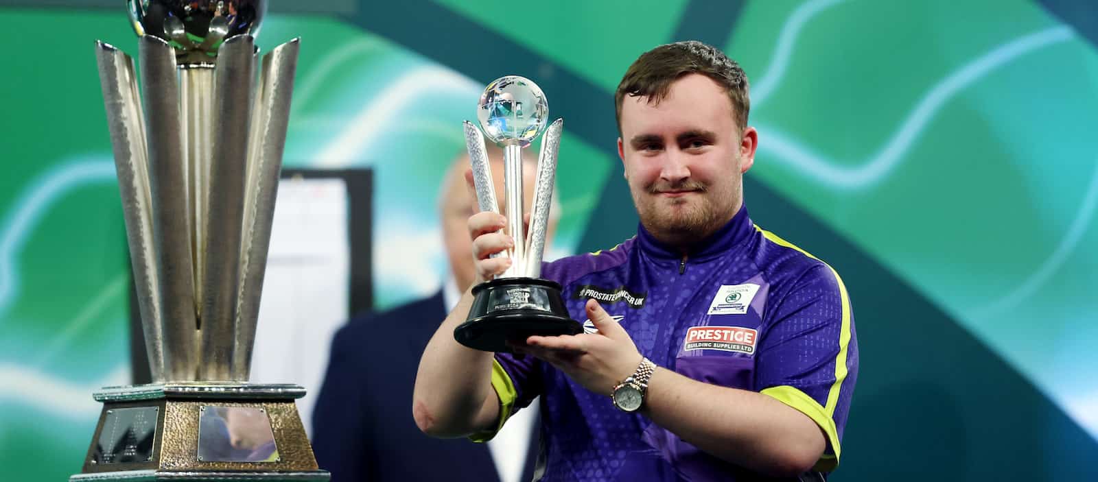 Luke Littler mengatakan dia tidak akan bertukar Bruno Fernandes dengan salah satu gelandang terbaik Eropa – Man United News dan Transfer News.

 – Beragampengetahuan