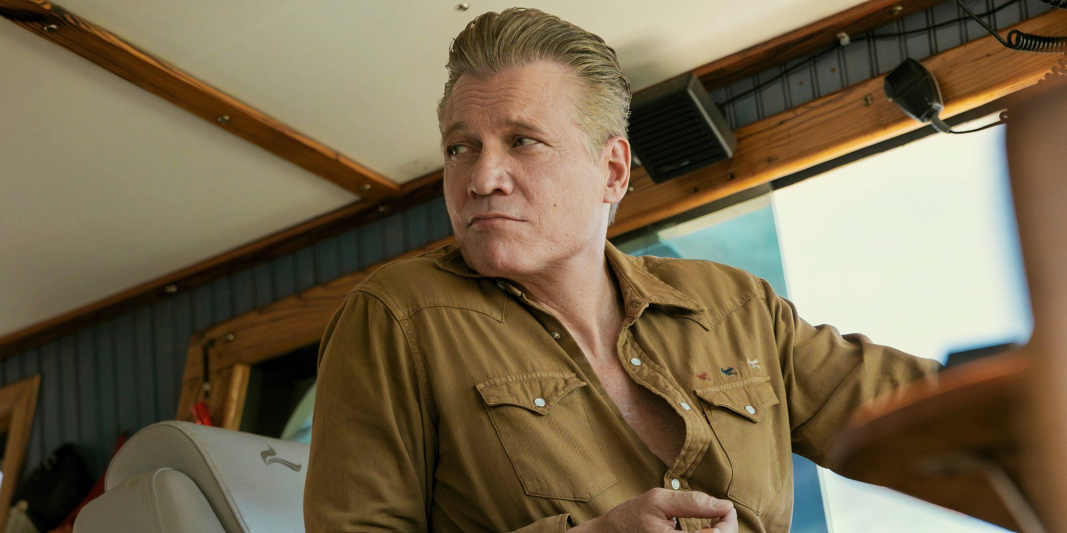 Topher Grace menyimpan alternatif Ozark Netflix dengan satu tangan setelah awal yang lambat dan bergejolak

 – Beragampengetahuan