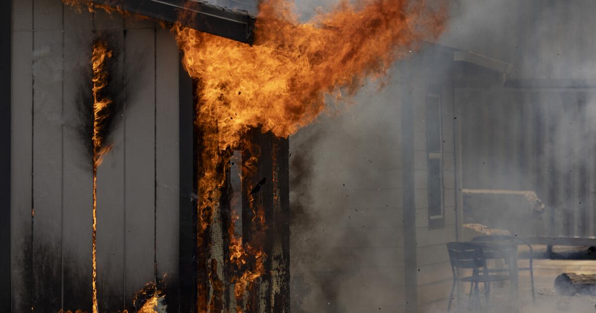 Dalam tes, satu rumah terbakar dan yang lainnya tidak terluka. Kursus Pencegahan Kebakaran di Los Angeles?

 – Beragampengetahuan