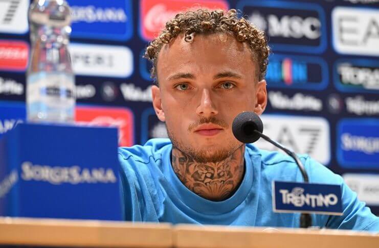 Noa Lang mengaku kepadanya memohon kepada Os Milan sebelum memutuskan untuk bergabung dengan Napoli

 – Beragampengetahuan