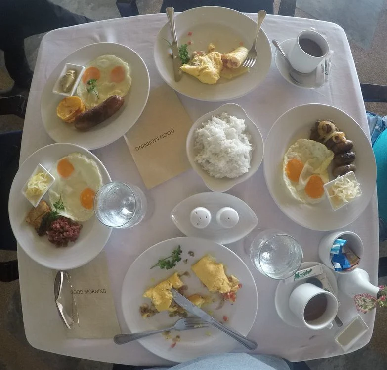 Resor dan spa atmosfer Prasmanan untuk sarapan di Atmosphere Resorts & Spa