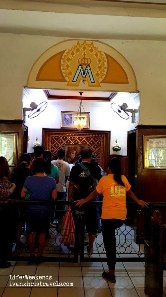 Atur untuk menyentuh patung Virgo Manag Virgo Manaag