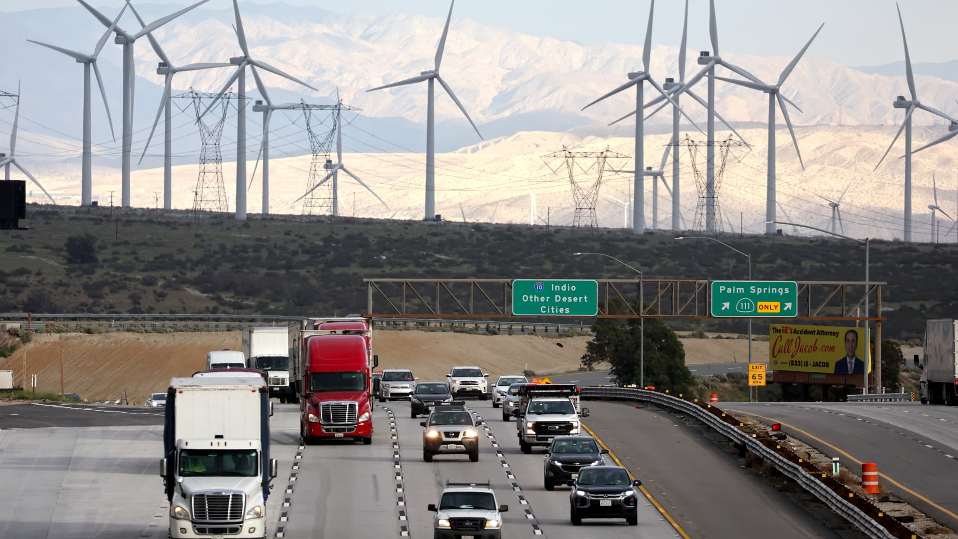 CEO Energi Surya mengatakan bahwa serangan Trump terhadap sumber energi terbarukan akan menyebabkan krisis daya

 – Beragampengetahuan