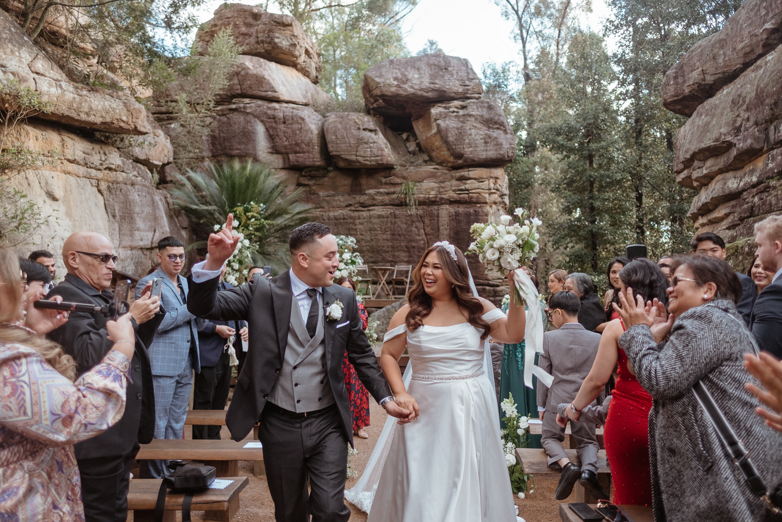 Upacara Pernikahan Keluarga Josh Angelin di Lembah Kanguru

 – Beragampengetahuan