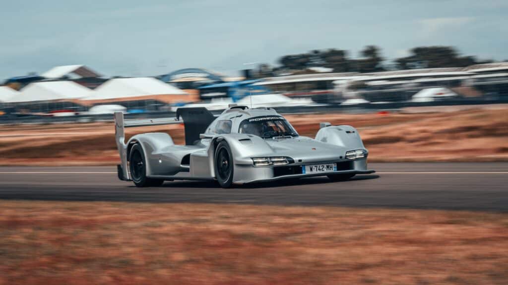 Porsche 963 RSP’s Luar Biasa 917 Racing Defense to Rossi

 – Beragampengetahuan