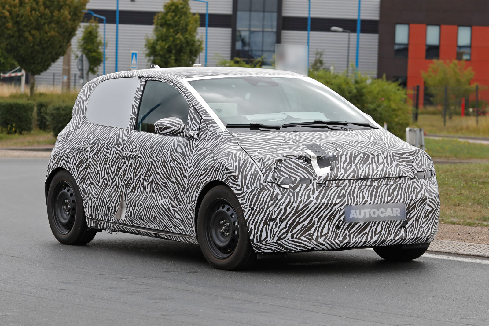 Pertama -tama lihat renault twingo £ 17.000 saat prototipe ada di jalan

 – Beragampengetahuan