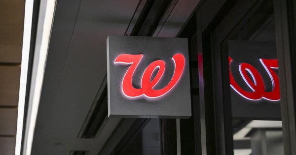 Walgreens Memotong Tim Pembelian Media Internal Di tengah Pergeseran Strategis

 – Beragampengetahuan