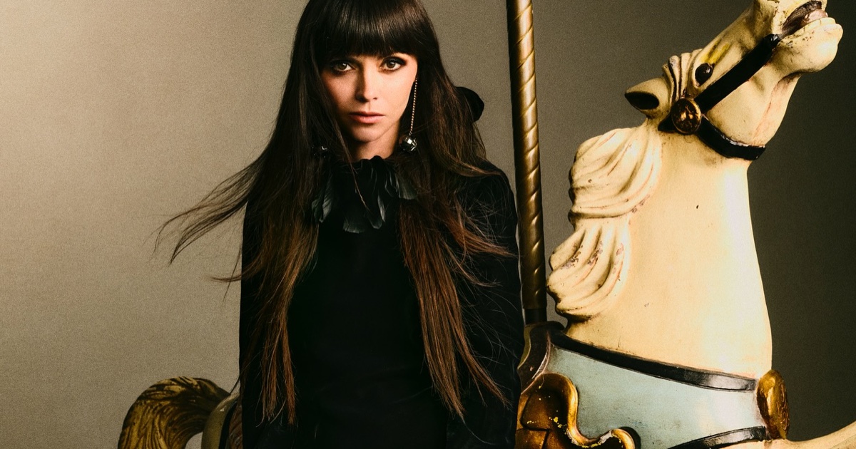 Christina Ricci adalah orang Jerman yang menyukai jatuhnya Betsey Johnson.

 – Beragampengetahuan