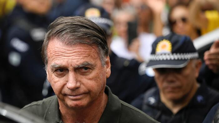 Jair Bolsonaro dijatuhi hukuman 27 tahun penjara dan dibawa ke rumah sakit setelah beberapa hari

 – Beragampengetahuan