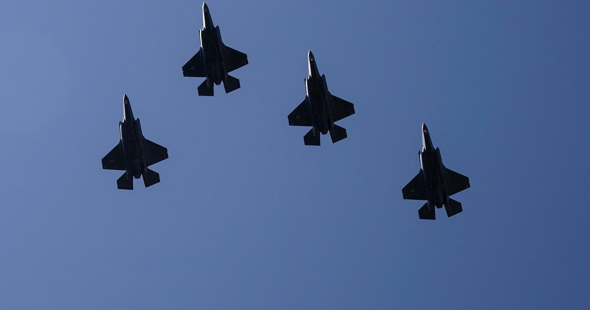 Amerika Serikat mengirim 10 pejuang ke Puerto Riko untuk mengoperasikan target pengedar narkoba.

 – Beragampengetahuan