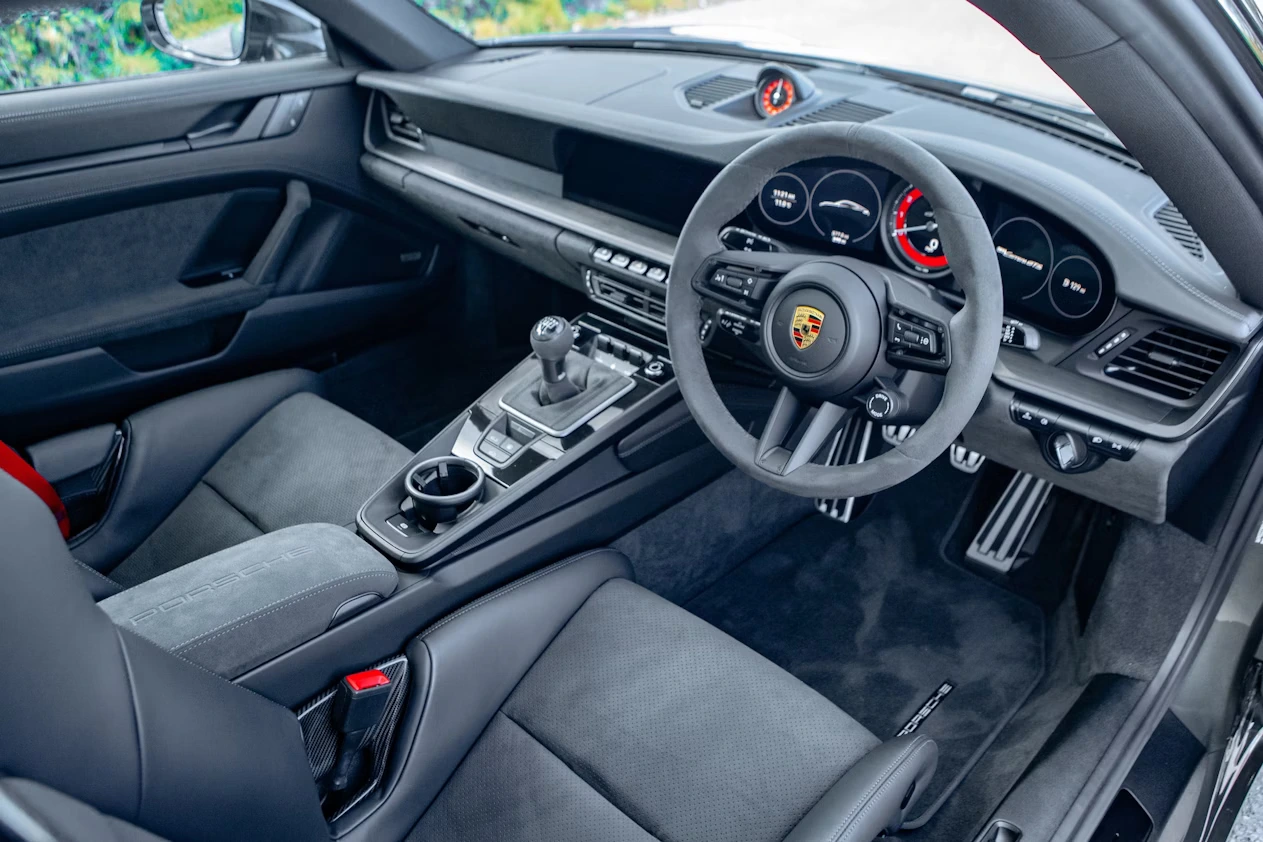 Porsche mempertimbangkan untuk menyediakan semua kemungkinan untuk lebih banyak manual

 – Beragampengetahuan