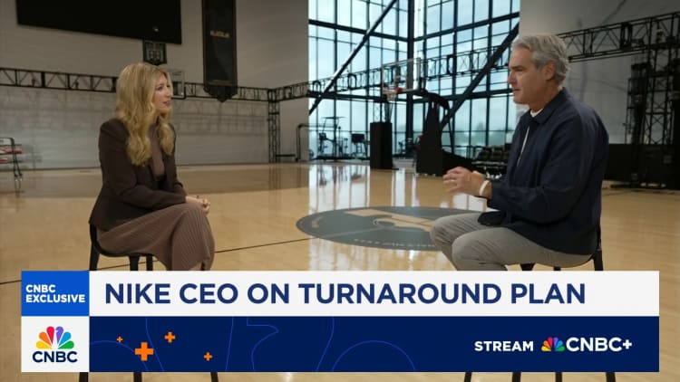 CEO Nike Elliott Hill: Kami telah mendiversifikasi portofolio manufaktur kami jauh dari Tiongkok