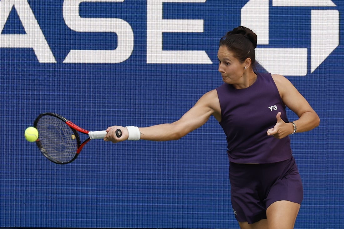 Daria Kasatkina memukul tempat ‘istirahat’.

 – Beragampengetahuan