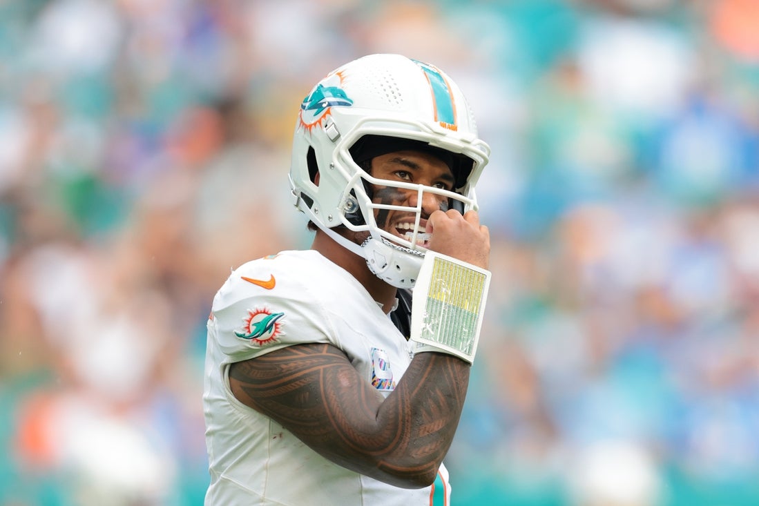 Mike McDaniel: ‘Forum yang salah’ bagi Dolphins QB untuk memanggil rekan satu timnya

 – Beragampengetahuan