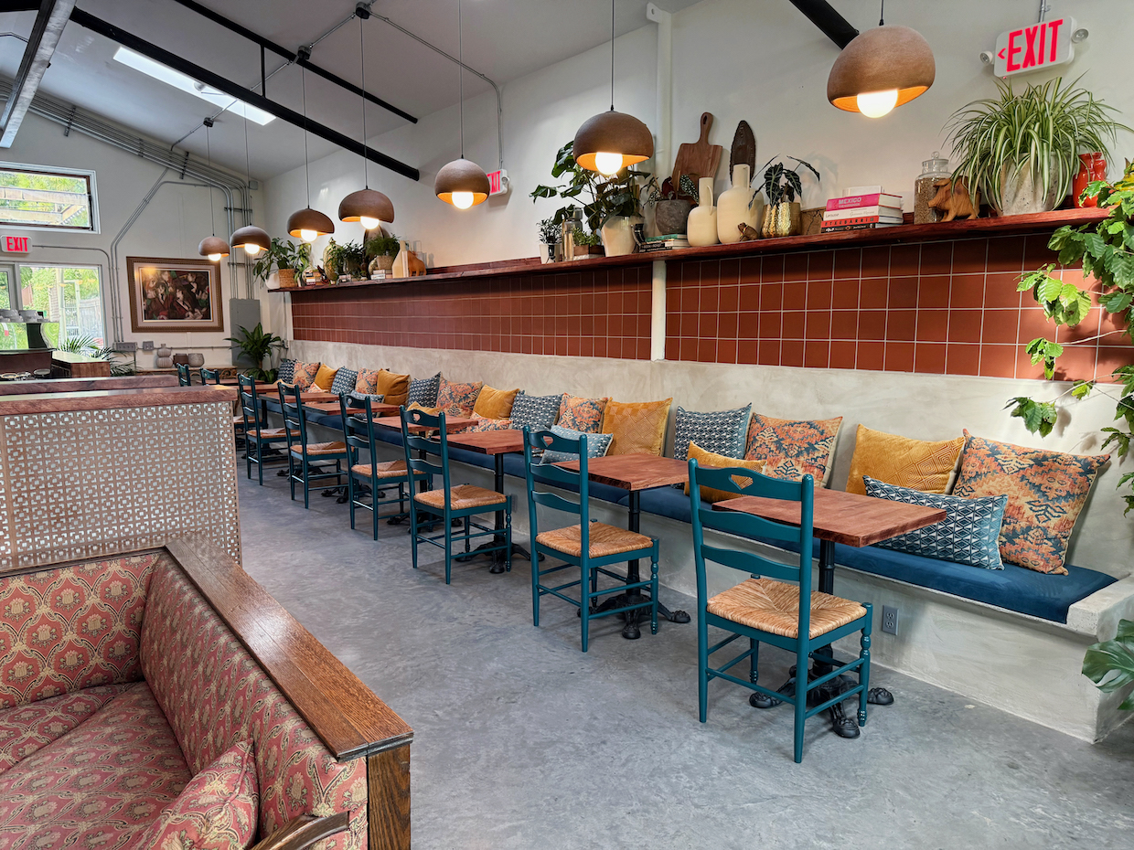 Norwegia bertemu Nola di kafe seni terapan

 – Beragampengetahuan