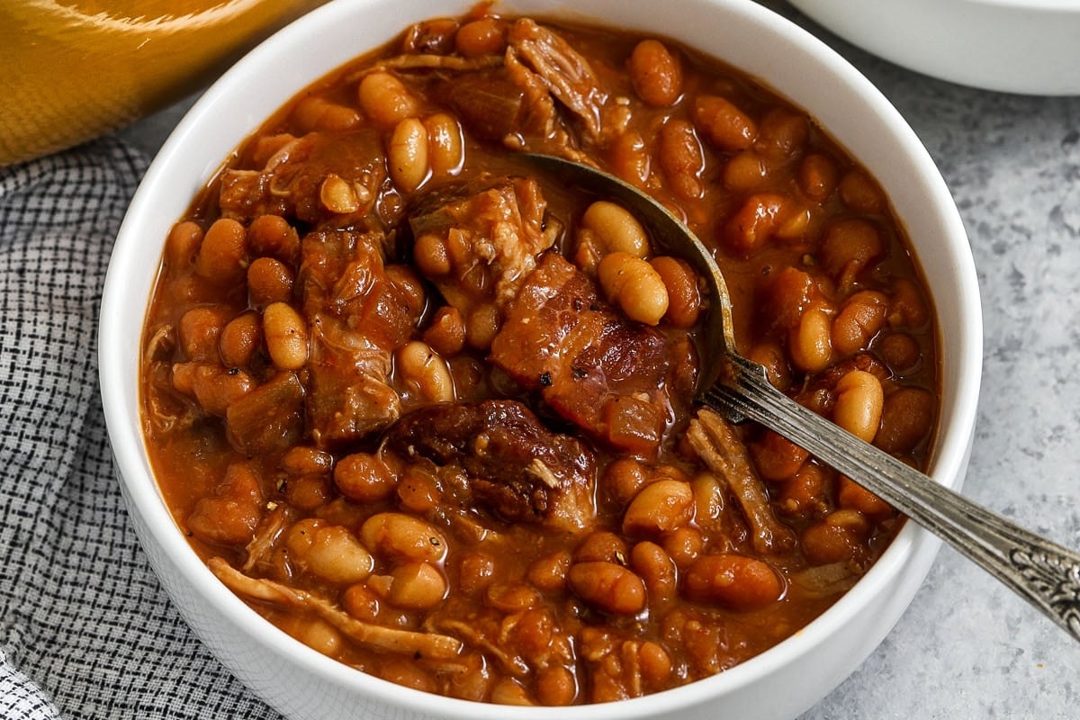Daging babi dan kacang-kacangan

 – Beragampengetahuan