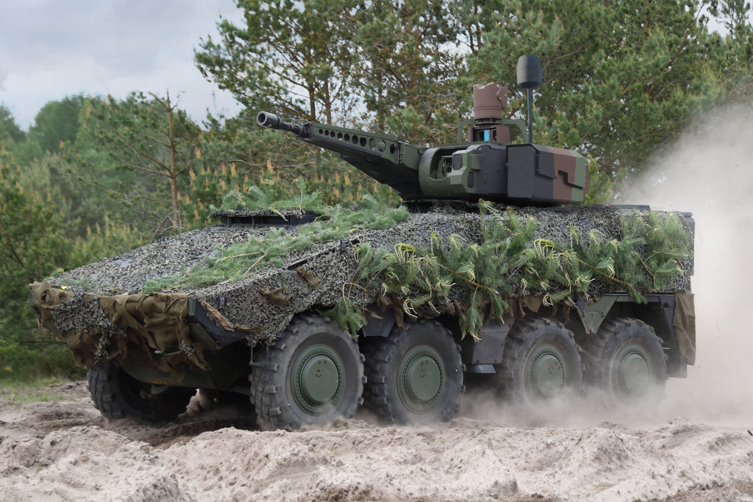 Jerman dan Belanda membeli 222 tank “Jakkar”.

 – Beragampengetahuan