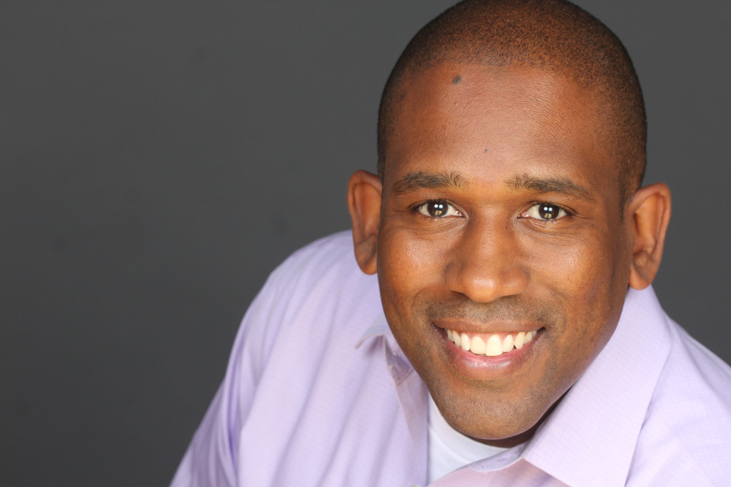 Taruhan Besar David T. Scott

 – Beragampengetahuan