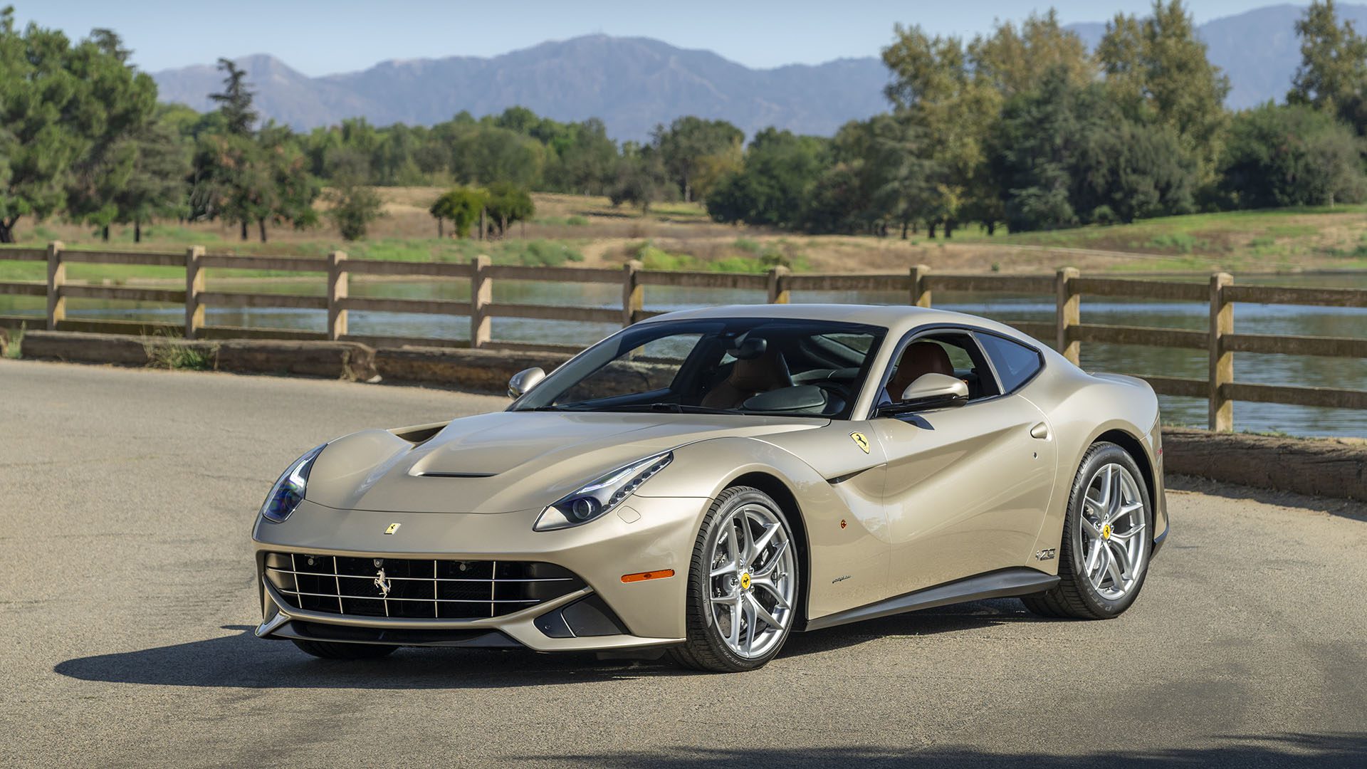 Ferrari F12berlinetta Edisi Ulang Tahun ke-70 2017 “Ingrid”

 – Beragampengetahuan