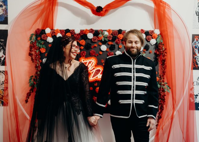 Pernikahan alternatif Nikita dan Matt Moody di New South Wales
 – Beragampengetahuan