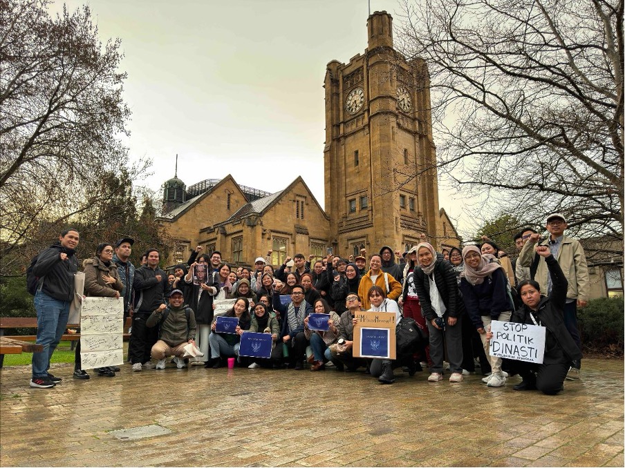nasionalisme jarak jauh yang tegas dan bangkitnya aktivisme oposisi

 – Beragampengetahuan