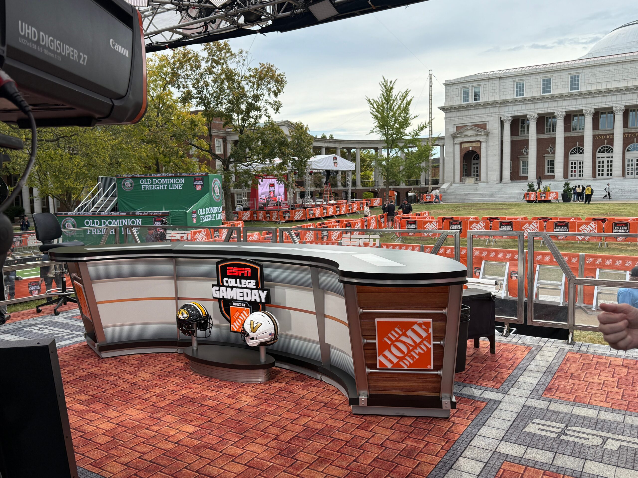Siswa Vanderbilt memenangkan $500.000 setelah tendangan mengejutkan di ESPN College GameDay

 – Beragampengetahuan