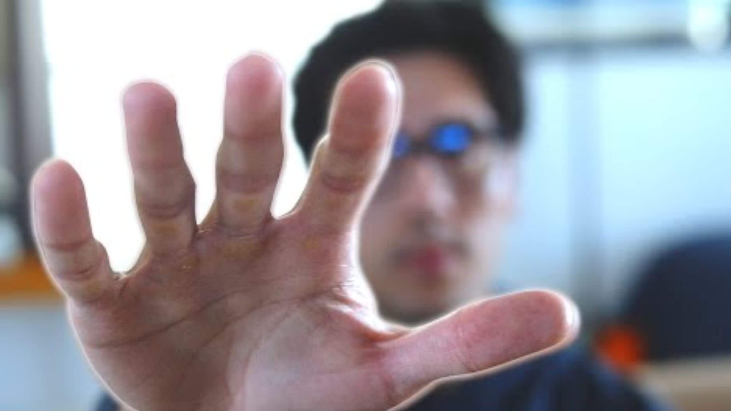 Buat foto Anda terlihat 3D dengan foreshortening

 – Beragampengetahuan