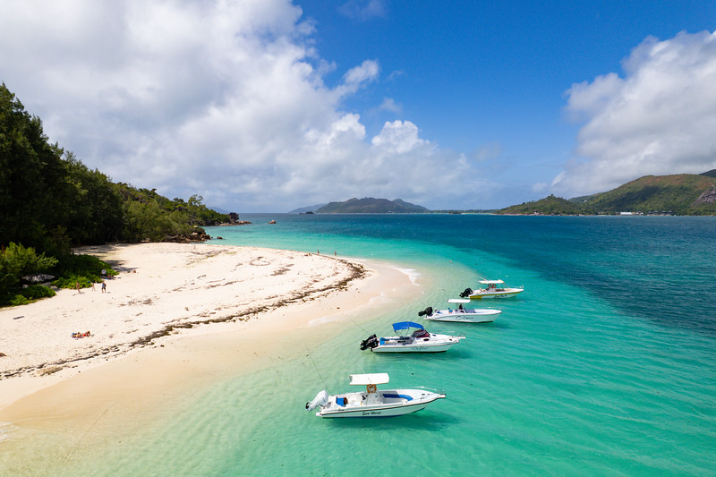 Sunny beach day in Seychelles