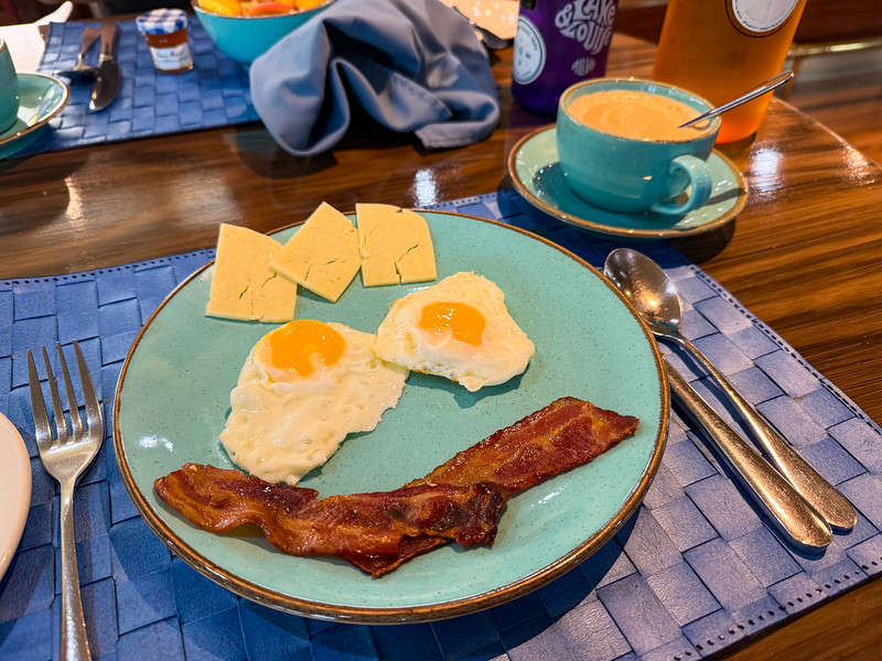 Food on Pegasos with Variety Cruises Seychelles cruise