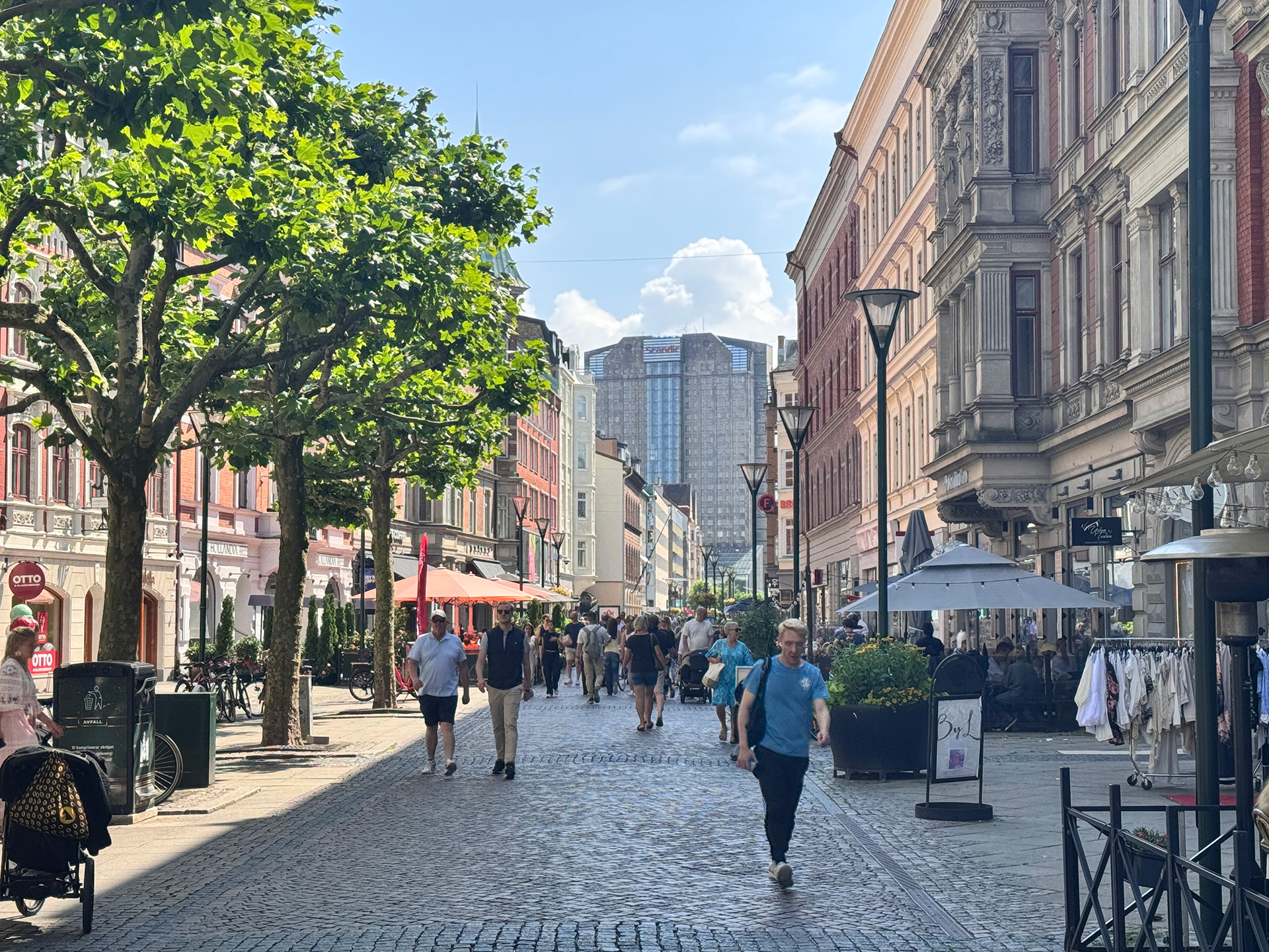 Petunjuk penggunaan kopi beragampengetahuan di Malmö, Swedia
 – Beragampengetahuan