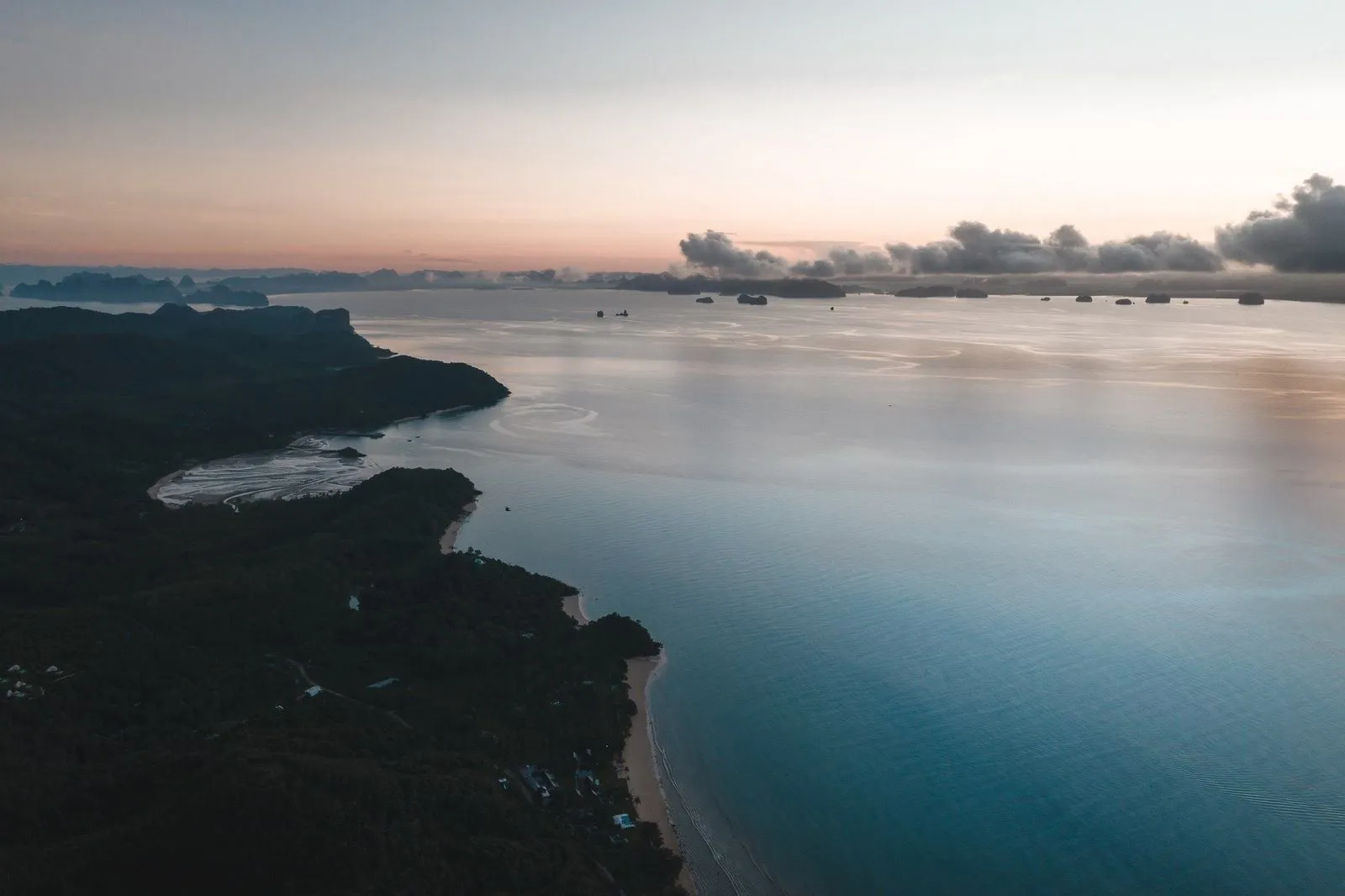 The Hidden Work Behind Thailand’s Perfect Beaches – Beragampengetahuan