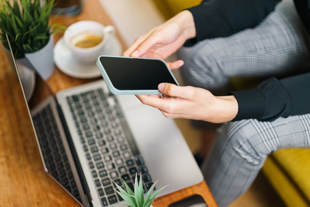 5 ide untuk terhubung dengan direktur paduan suara di media sosial

 – Beragampengetahuan