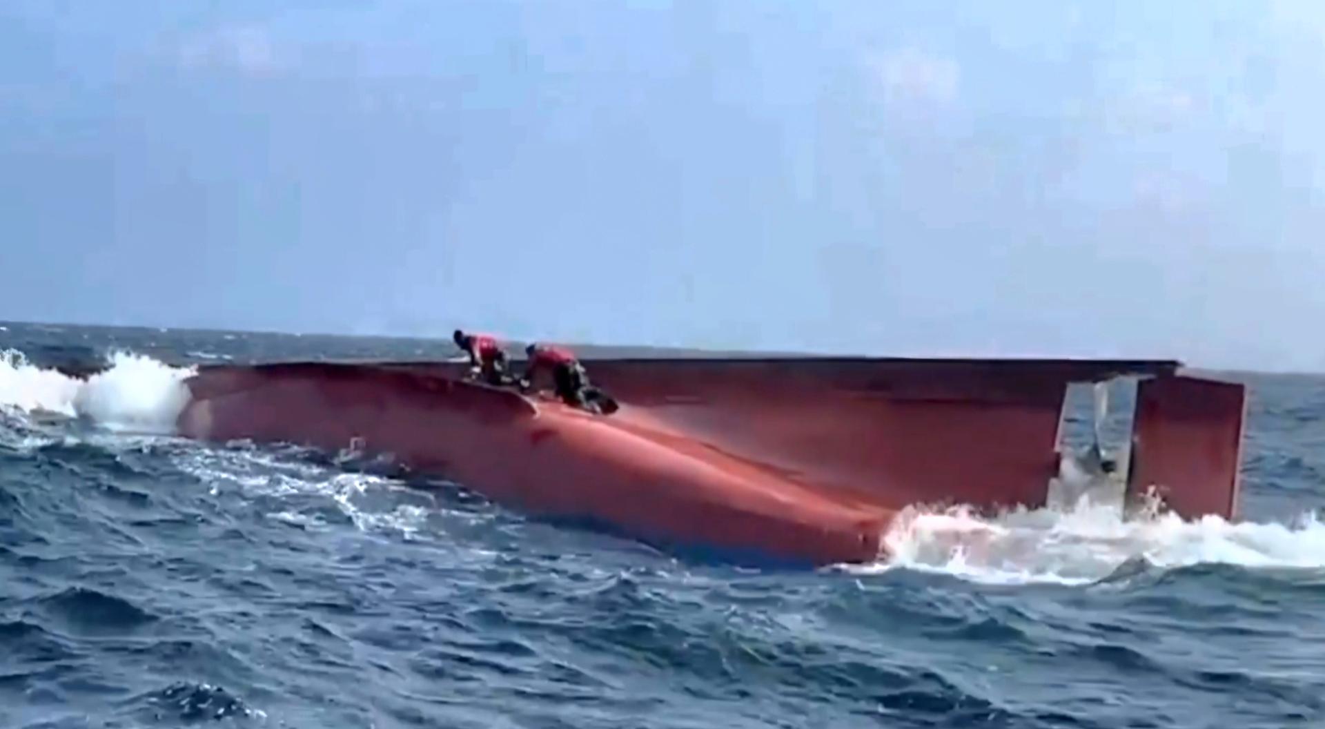 Kapal nelayan Tiongkok terbalik di Laut Barat Daya; 9 orang hilang

 – Beragampengetahuan